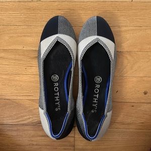 Rothys - Round Toe - Size 8 - *LIKE NEW*